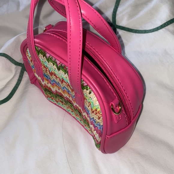 A link multi colored purse to set off any look you have 💗 just very cute - Picture 2 of 4
